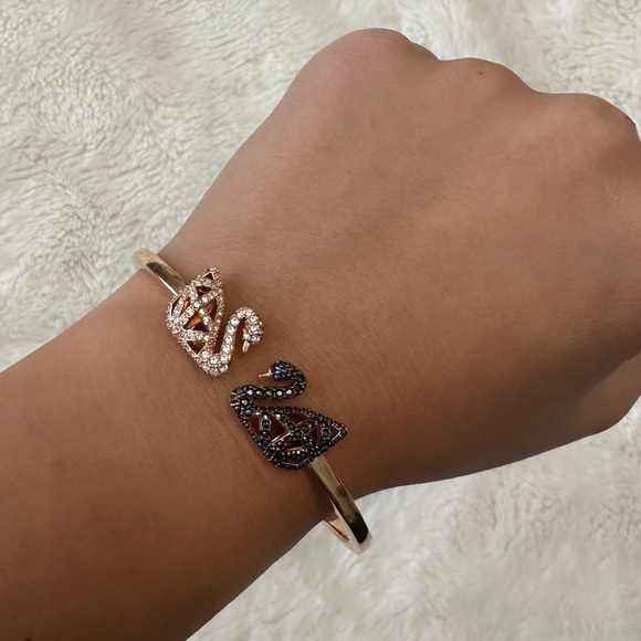 SWAROVSKI ROSE GOLD & BLACL BANGLE - Picture 3 of 4